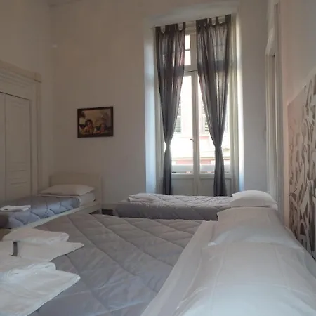 Guest House Roma Gênes Extérieur photo